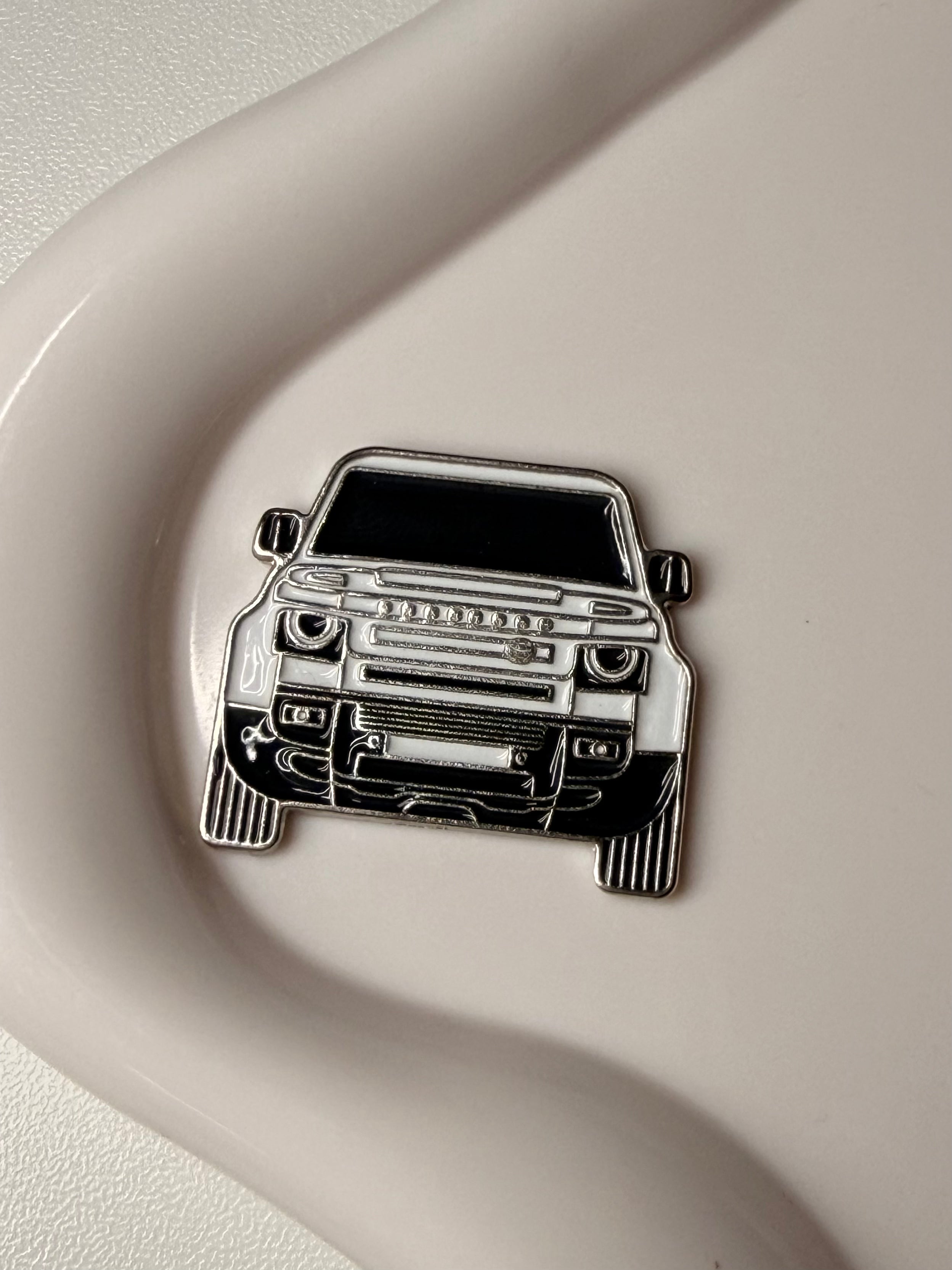 Defender L663 Metal Sticker