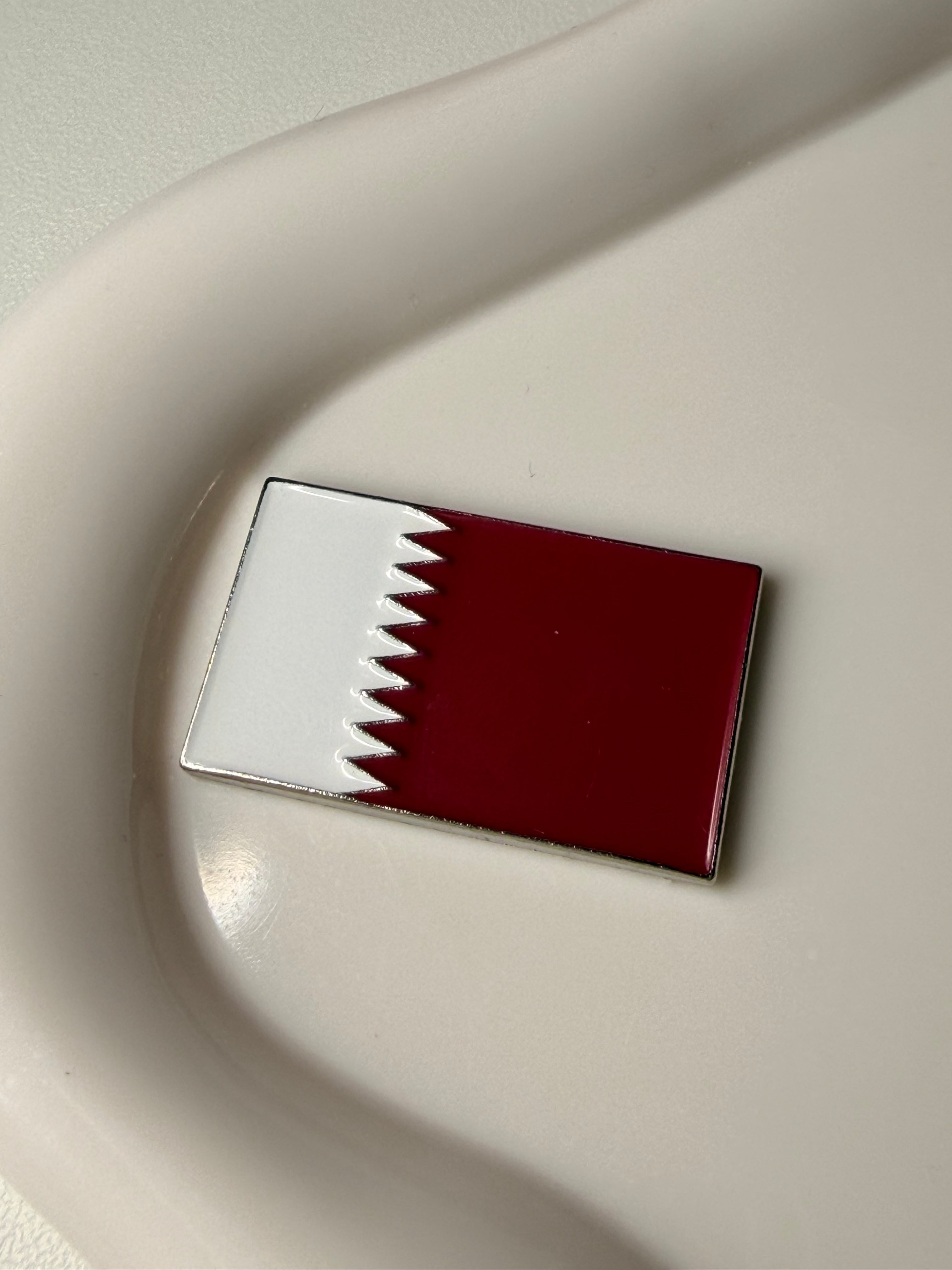 Qatar flag metal sticker